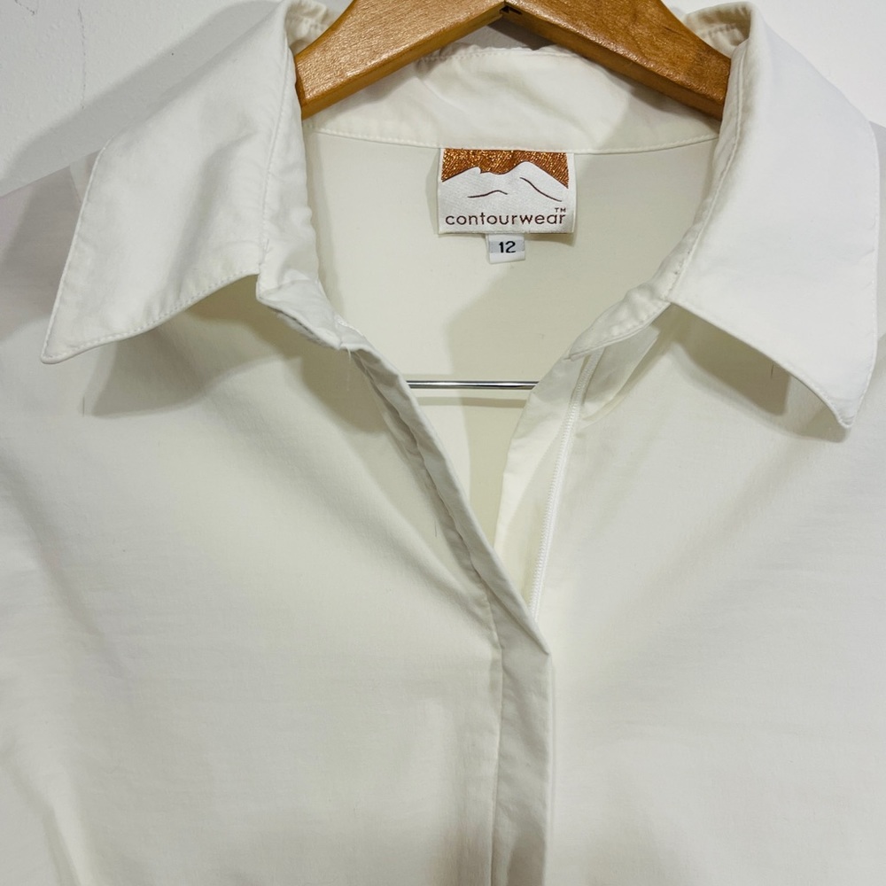 Women white-off white light weight sweater.